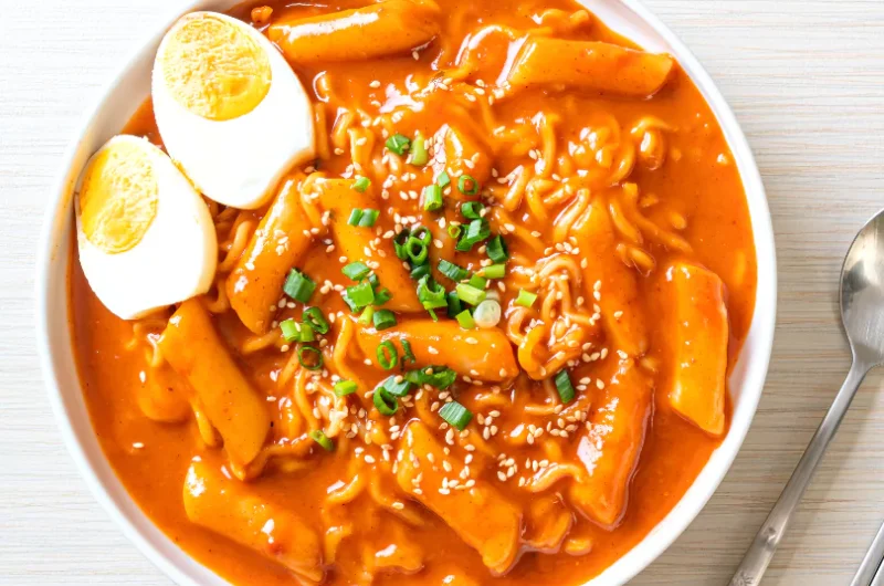 Cheesy Rabokki with Ramen Noodles