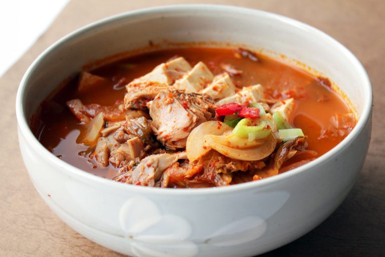 Easy Tuna Kimchi Stew (Kimchi Jjigae)