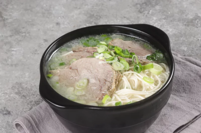 Seolleongtang(Korean Beef Bone Soup)