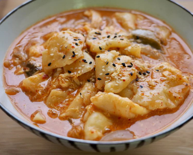 Kimchi Sujebi (Korean Hand-Torn Dumpling Soup)