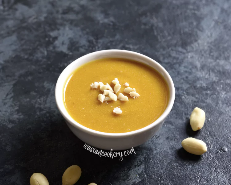 Creamy Vietnamese peanut sauce