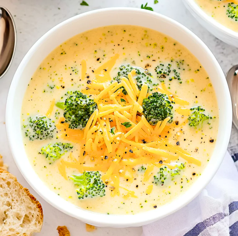 Crockpot Broccoli Cheese Soup