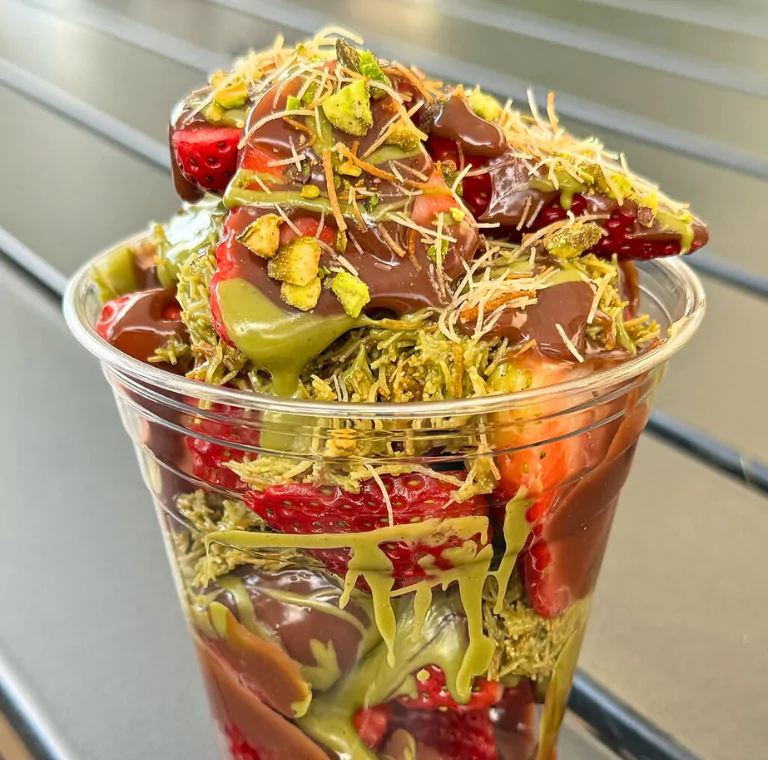 Dubai Chocolate Strawberry Cup